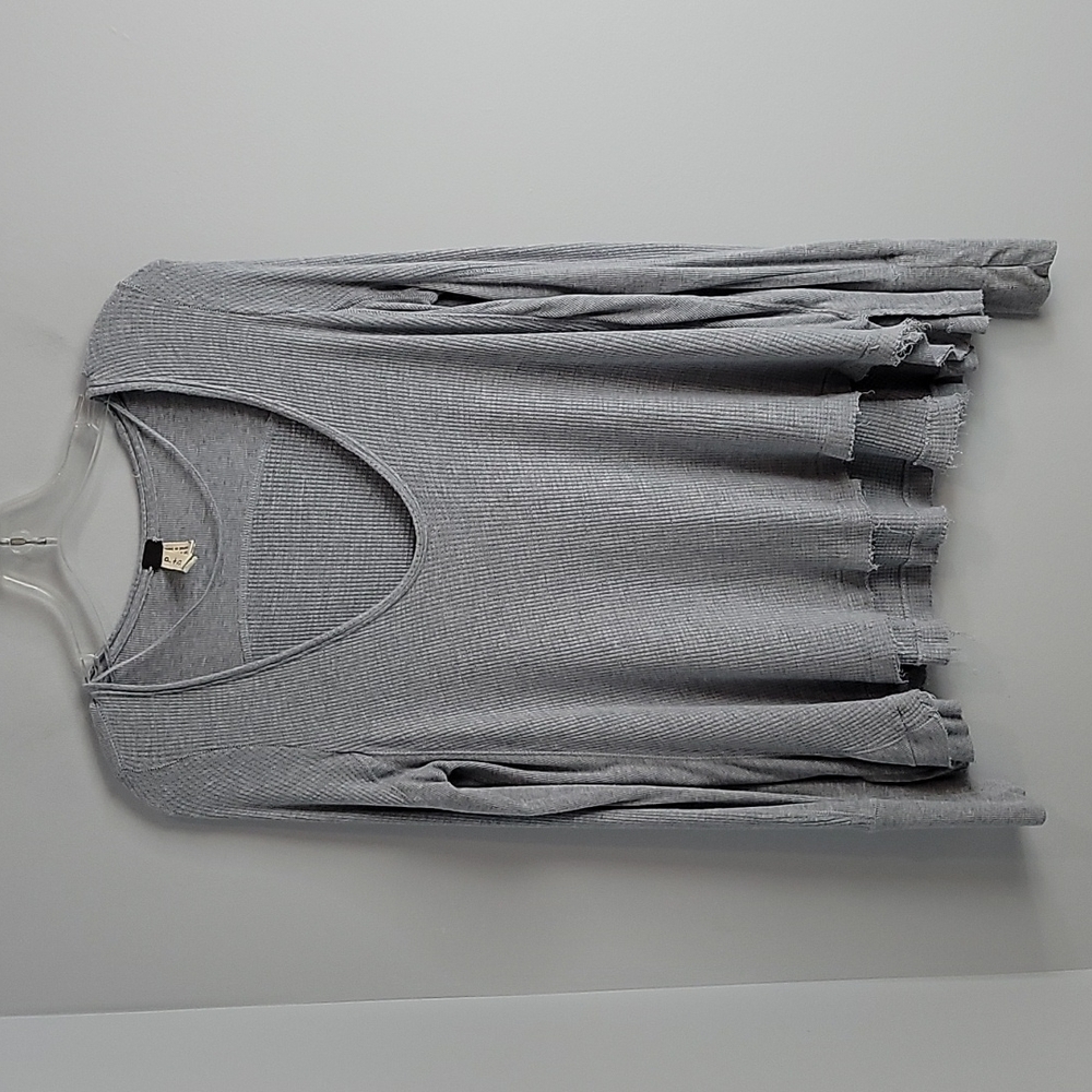 Free People We the Free Thermal Waffle Knit Gray Thumb Holes Flowy Shirt raw hem